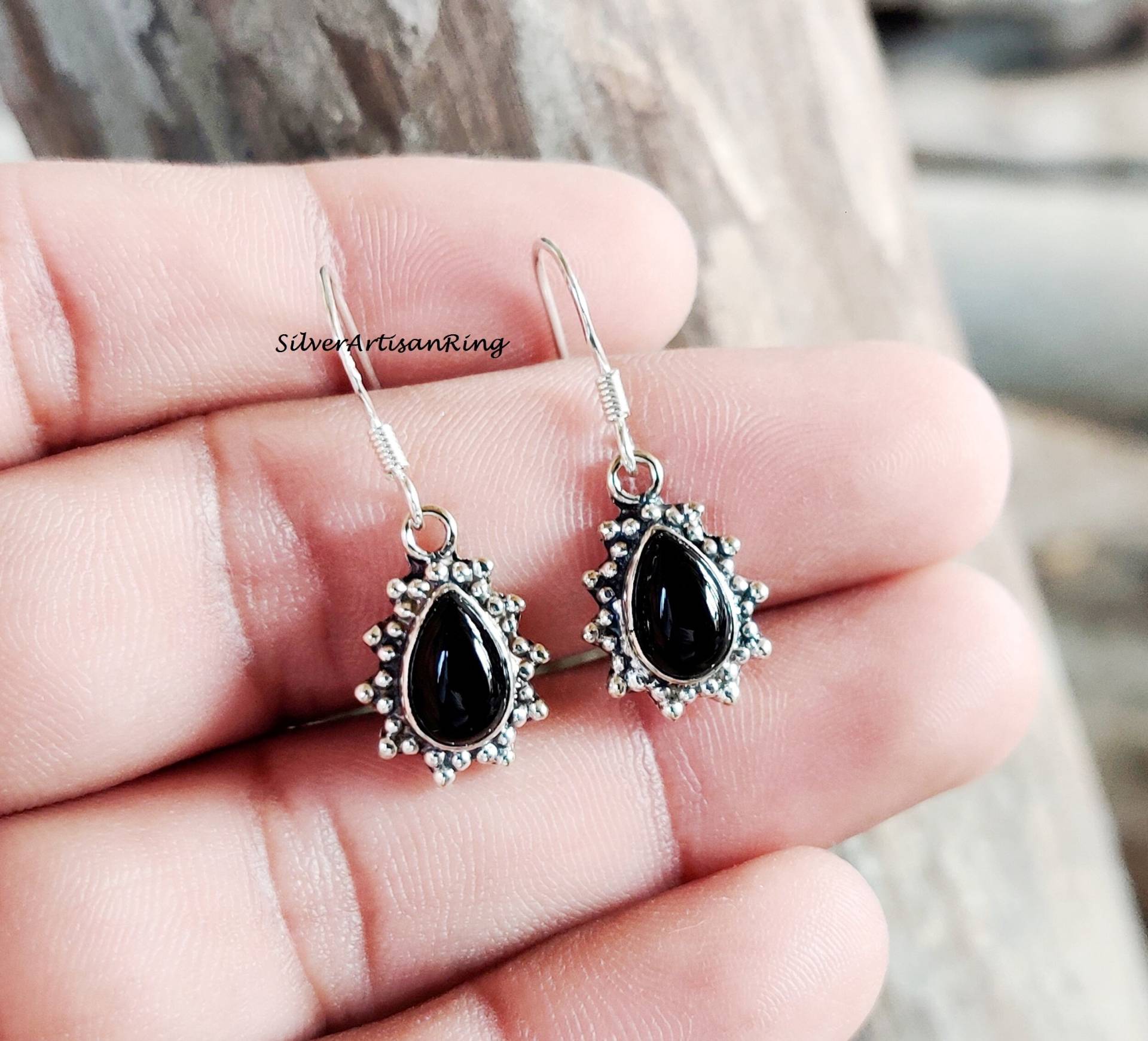 Black Onyx Earring 925 Sterling Silver Dangle Earringgemstone Earringwomen Earringbeautiful Earring Stylish Earringdesigner Black Onyx Earring 925 Sterling Silver Dangle Earringgemstone Earringwomen Earringbeautiful Earring Stylish Earringdesigner von SilverArtisanRing