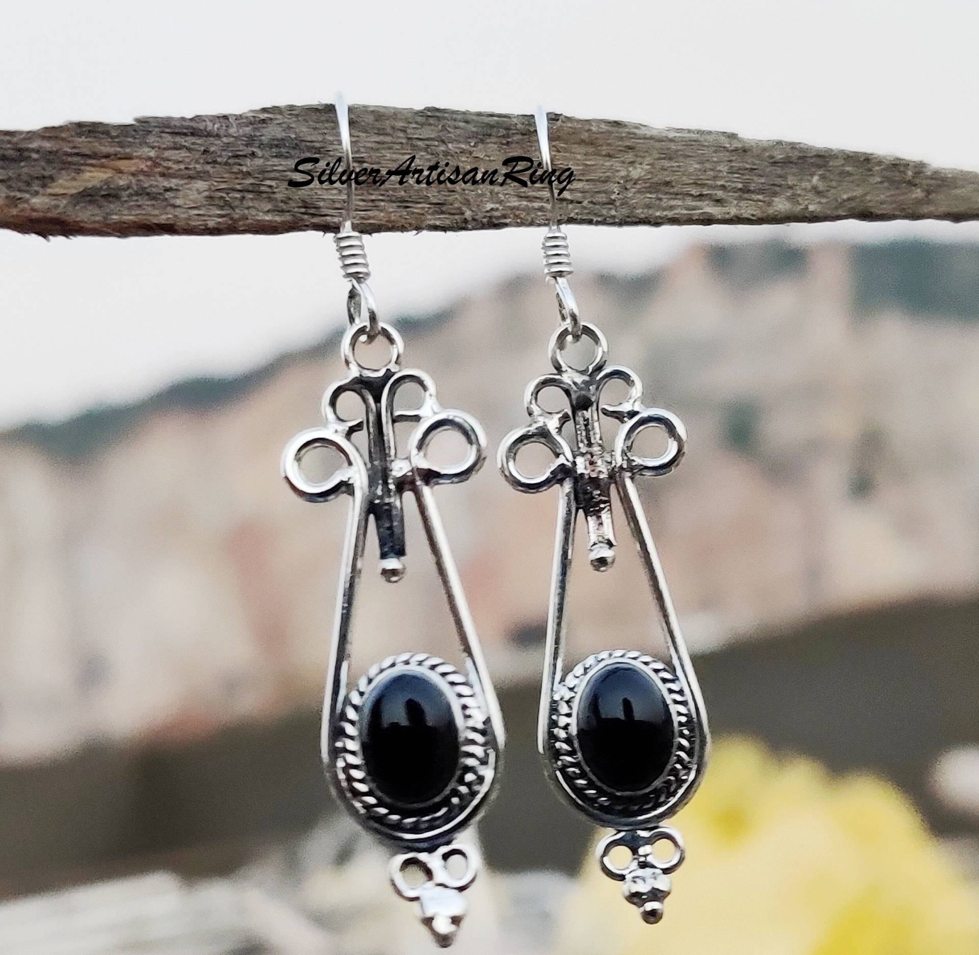 Black Onyx Earring 925 Sterling Silver Dangle Earringgemstone Earringwomen Earringbeautiful Earringgorgeous Earring Free Shipping Black Onyx Earring 925 Sterling Silver Dangle Earringgemstone Earringwomen Earringbeautiful Earringgorgeous Earring Free Shipping von SilverArtisanRing