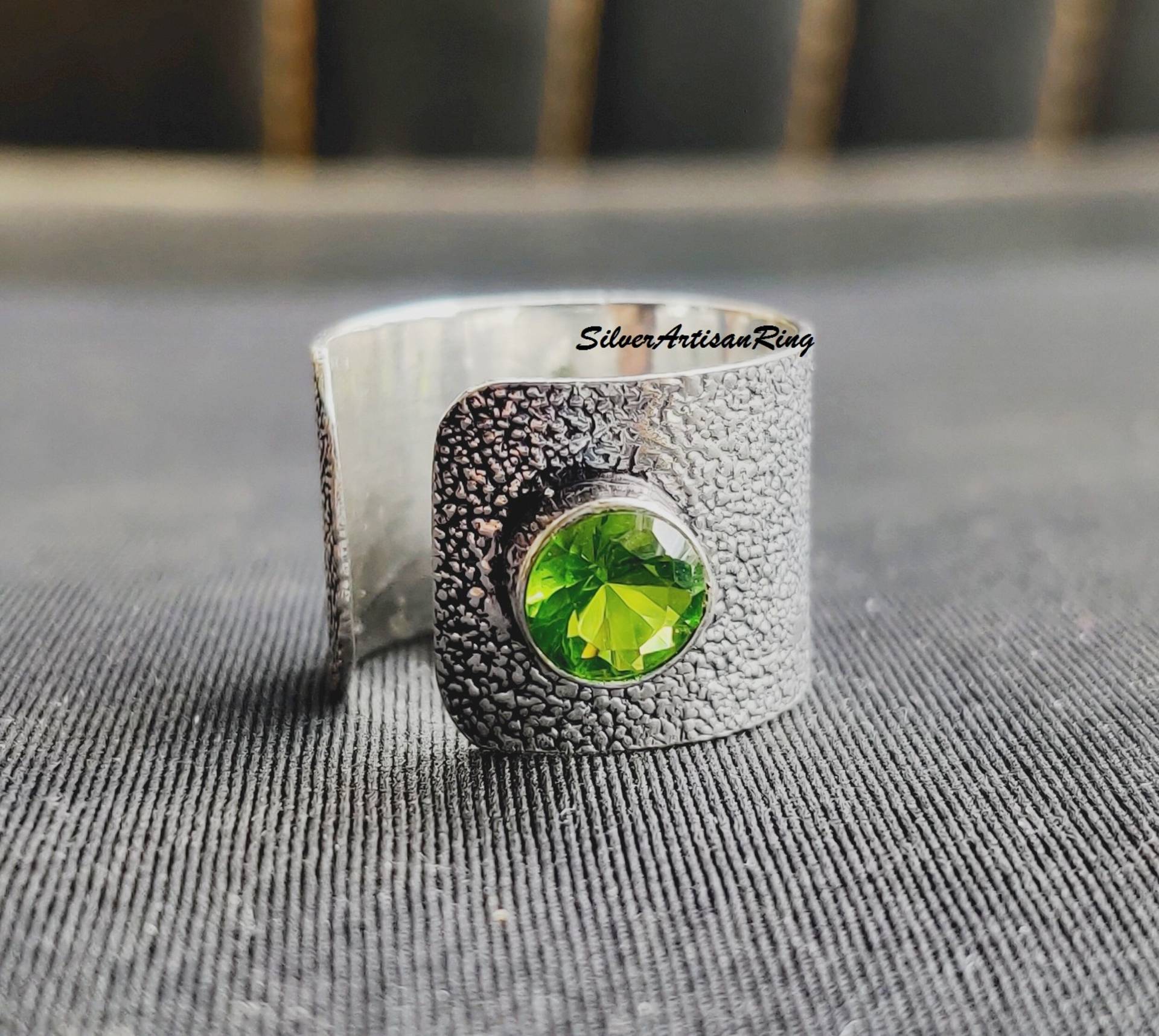 Peridot Ring/ 925 Sterling Silver Beautiful Ring/Designer Adjustable Dainty Promise /Gift Item Peridot Ring/ 925 Sterling Silver Beautiful Ring/Designer Adjustable Dainty Promise /Gift Item von SilverArtisanRing