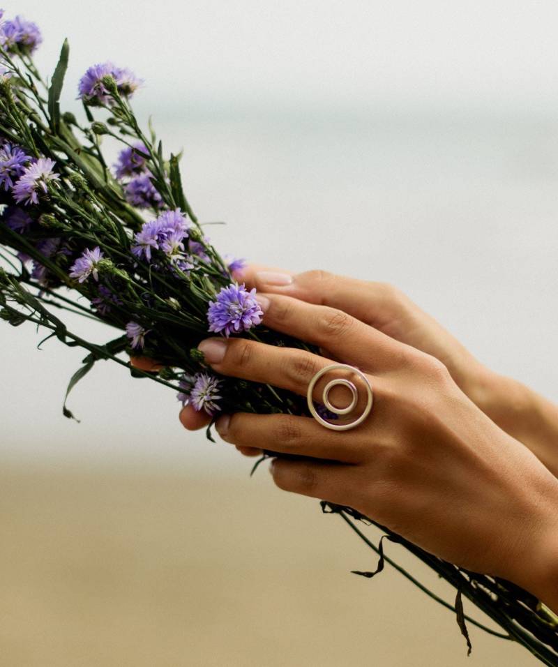 Saturn Ring Großer Offener Statement Schmuck Runder Kreis Circle in Zwei von SilverBaliMood