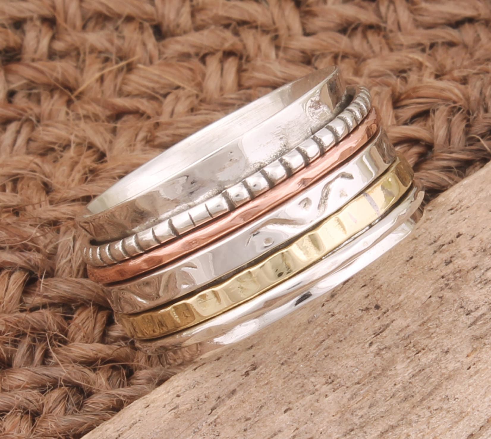 Solide 925 Sterling Silber Gehämmert Band Spinner Ring Für Frauen | Handgemachte Drei Ton Fidget Angst Meditation von SilverBaniThani