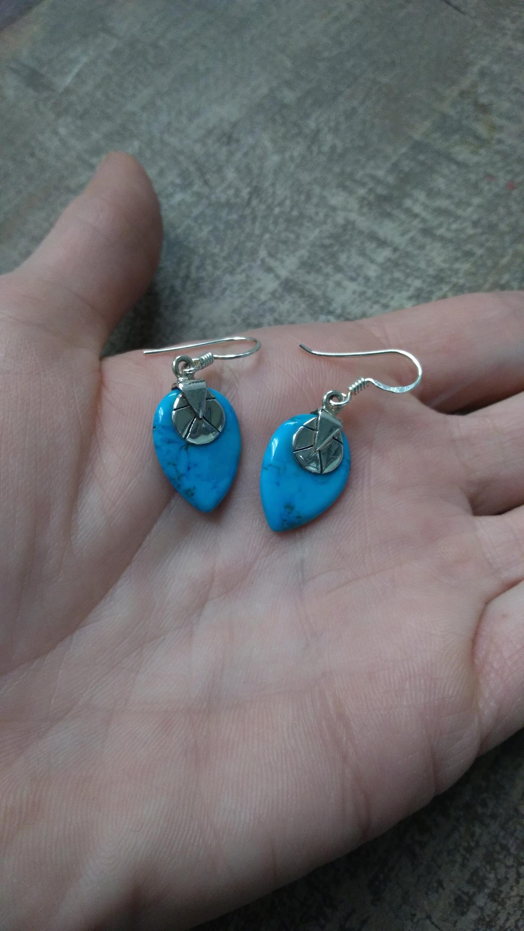 Ohrringe Aus Türkisfarbenen Edelsteinen in Herzform - 925Er Sterlingsilber Sparen Sie Durch Den Kauf Des Türkis-Sets | Ohrringe, Anhänger Und von SilverBeachJewels