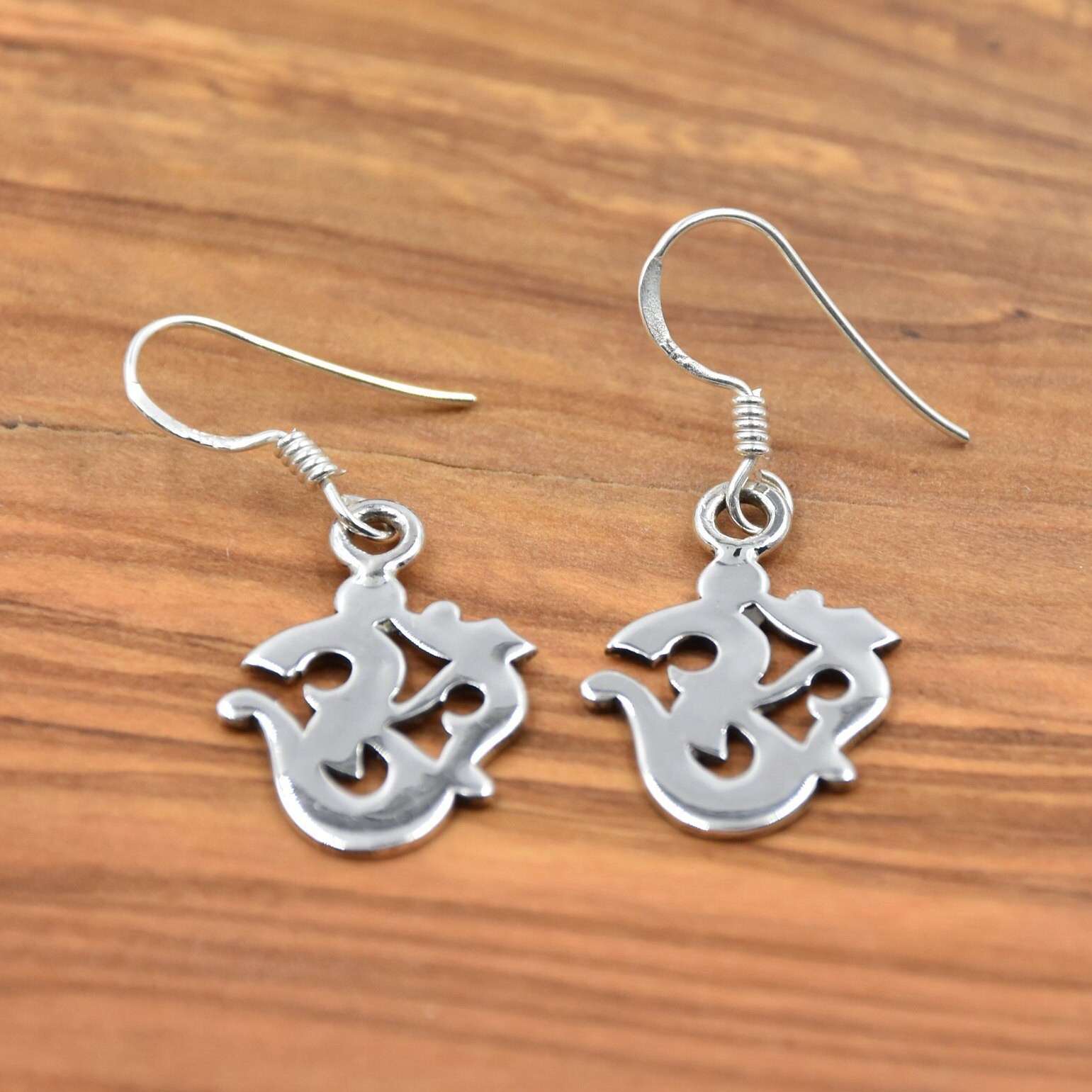 Om Ohrringe - 925 Sterling Silber von SilverBeachJewels