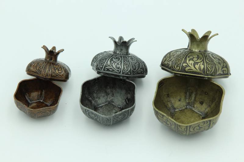 Ring Behälter Schmuckbox Geschenkbox Granatapfel Form Gravur Perlen Münzen Schlüssel Metall Antik Style Gold Box Silber von SilverBySyuzanna