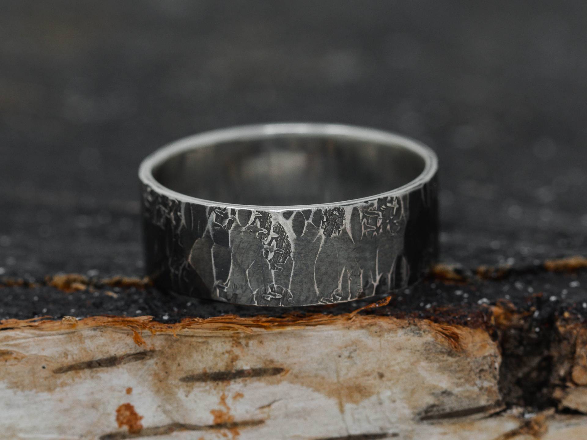 8 Mm Breiter Sterling Silber Rustikaler Ring, Herren Ehering, Unisex Handgemachter Geprägter Gehämmerter Strukturierter Geschenk Für Sie von SilverCaveDesigns