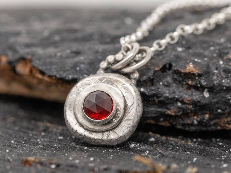 sterling Silber Und Granat Anhänger Halskette|Granat Halskette|Geburtsstein Januar|Silber Halskette|Geschenk Für Mutter|Geschenk von SilverCaveDesigns