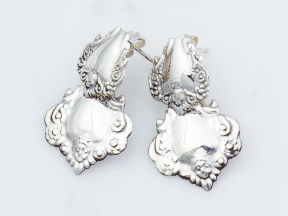 Gepäck Anhänger Ohrringe, Sterling Silber Ohrhänger, Vintage Stil Ohrring, Antike Shabby Chic Klobige Ohrringe Gepäck Anhänger Ohrringe, Sterling Silber Ohrhänger, Vintage Stil Ohrring, Antike Shabby Chic Klobige Ohrringe von SilverCharmsInc