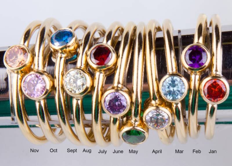 Gold Filled 4mm Cz Stapelring, Größe 7 Geburtsstein Ring, Klarer 5 Bis 8, Solitär Stapelring Personalisiert, Schlicht - Sr296 Gold Filled 4mm Cz Stapelring, Größe 7 Geburtsstein Ring, Klarer 5 Bis 8, Solitär Stapelring Personalisiert, Schlicht - Sr296 von SilverCharmsInc