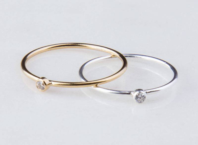 Sterling Silber, Rose Gold Filled Oder Gefüllte Kleine Cz Band Ring, Stapelring, Größen Von 5 Bis 8, Solitär-Ring, Stapelbar Ring Sr289 Sterling Silber, Rose Gold Filled Oder Gefüllte Kleine Cz Band Ring, Stapelring, Größen Von 5 Bis 8, Solitär-Ring, Stapelbar Ring Sr289 von SilverCharmsInc