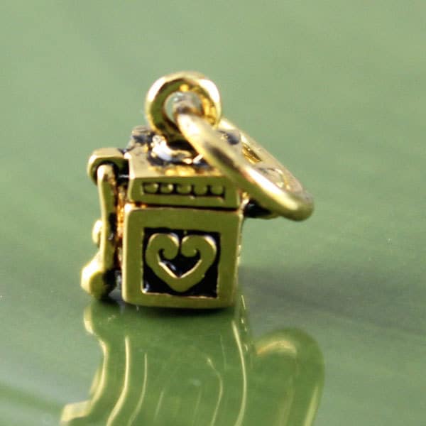 Teeny Kleine Vergoldete Herz Würfel Gebetsbox, Charm Anhänger, Medaillon, Wunsch Box Charme, Kreuz Herzen, Pb022G von SilverCharmsInc