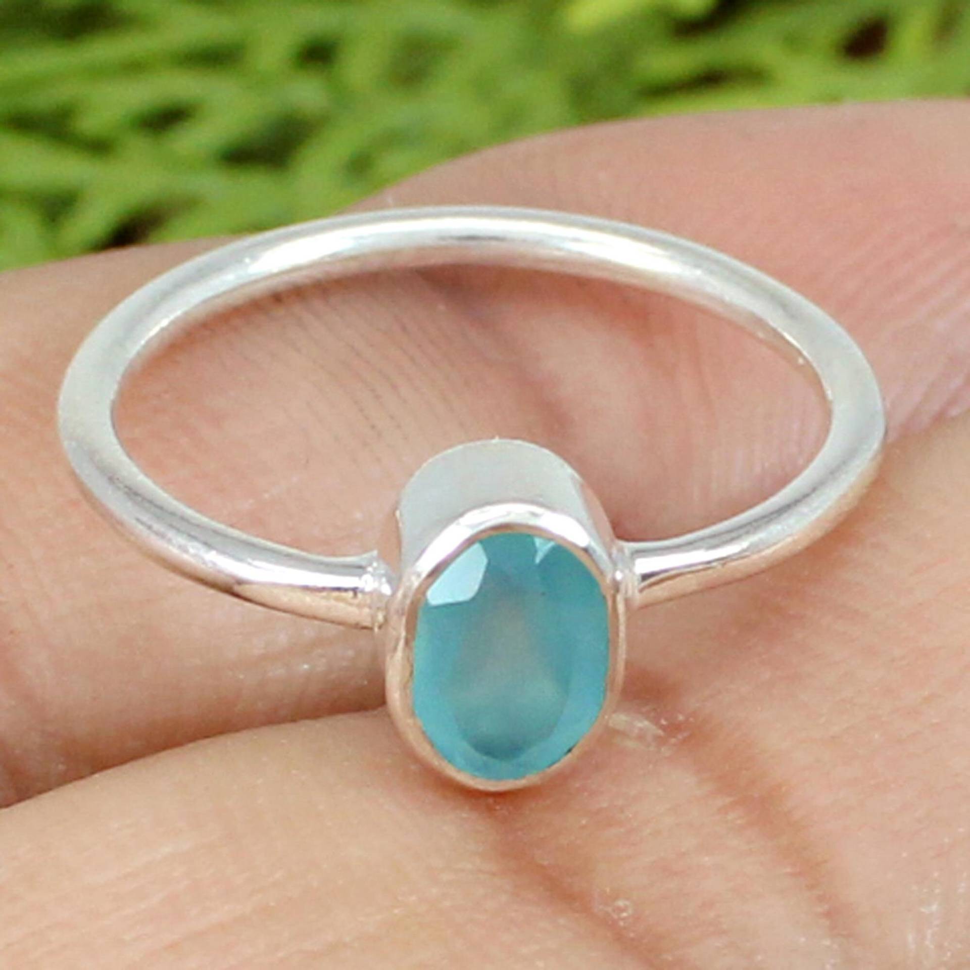 Blauer Chalcedon Silberring Handgemachter Ovaler Cocktailring von SilverDesignerRings