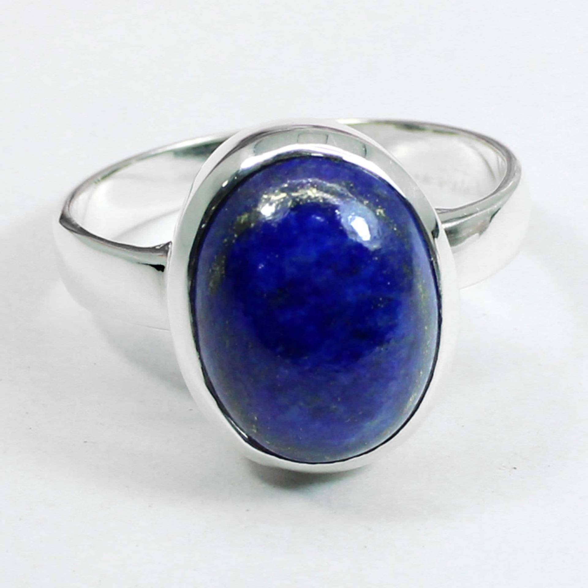 Handgefertigter Lapis Lazuli Ring Ovaler Blauer Stein, 925 Sterling Silber von SilverDesignerRings