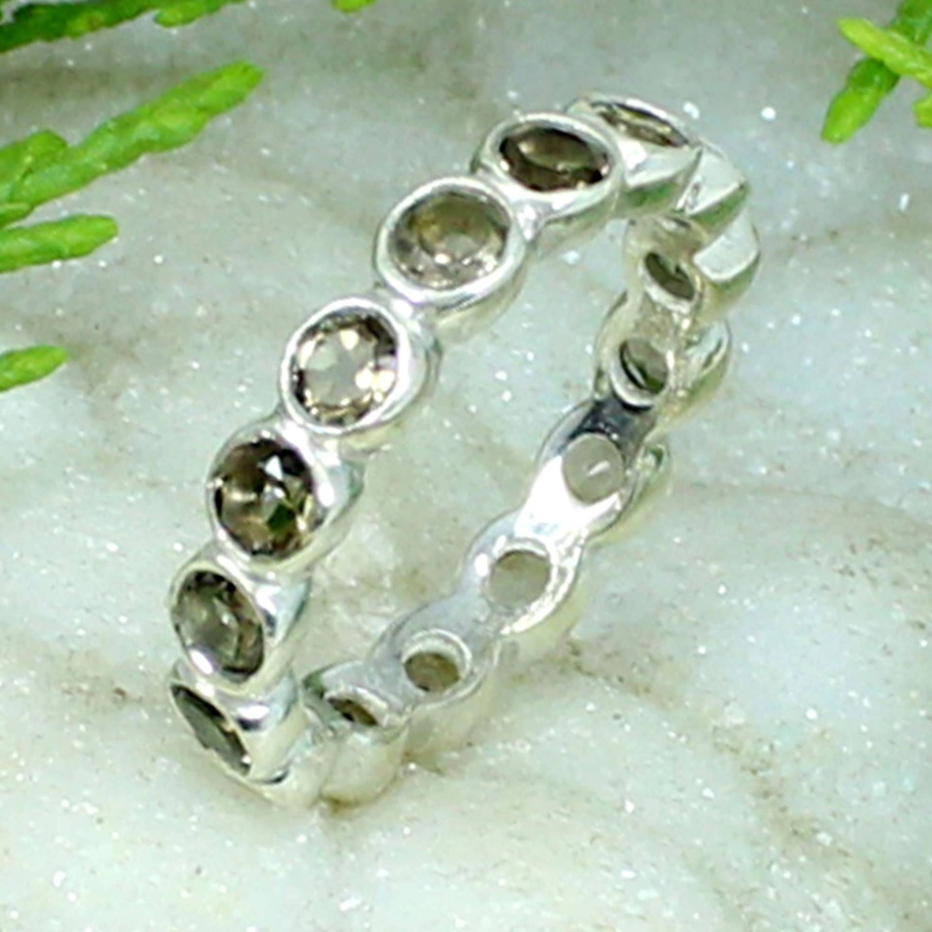 Handgemachte Rauchquarz Sterling Silber Eternity Bandring von SilverDesignerRings