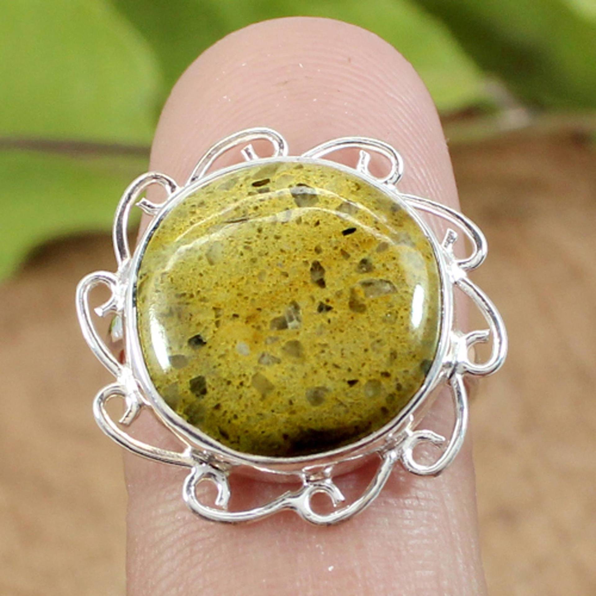 Handgemachter Gelber Jaspis-Ring Sterlingsilber-Rundstein, Größe 8 von SilverDesignerRings