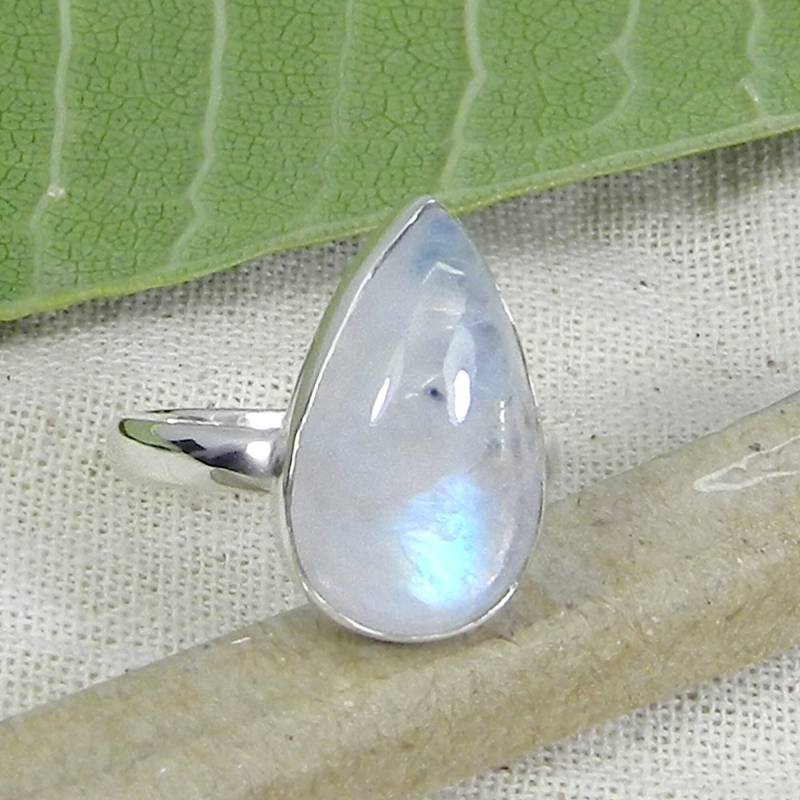 Handgemachter Pear Regenbogen Mondstein Ring 925 Sterling Silber Boho Schmuck von SilverDesignerRings