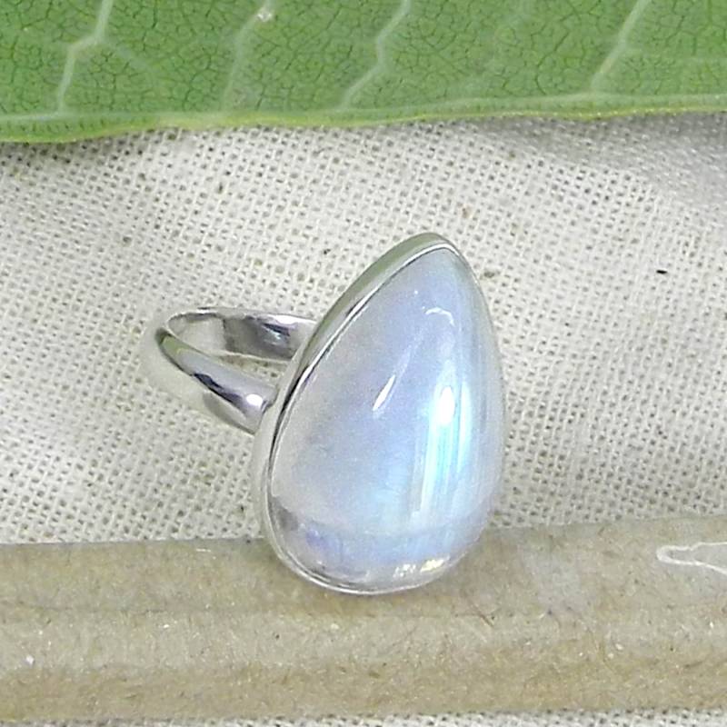 Handgemachter Pear Regenbogen Mondstein Ring 925 Sterling Silber Boho Schmuck von SilverDesignerRings