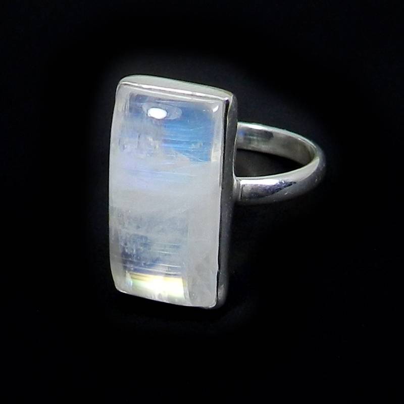 Handgemachter Regenbogen Mondstein 925 Sterling Silber Ring - Rechteck Lünette Set von SilverDesignerRings