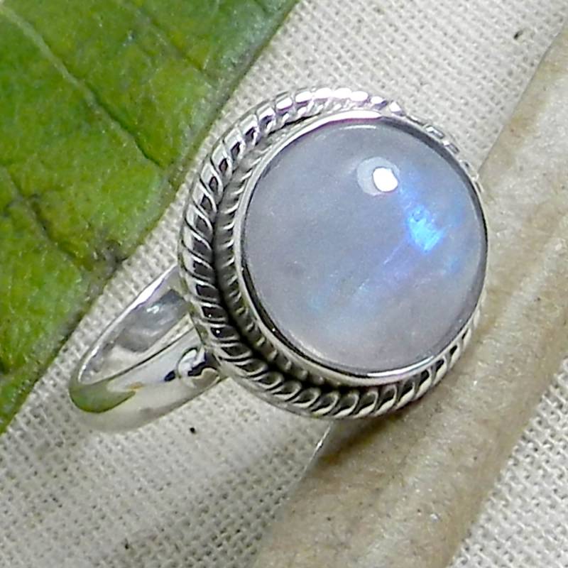 Handgemachter Runder Regenbogen Mondstein Ring 925 Sterling Silber Zargenfassung von SilverDesignerRings