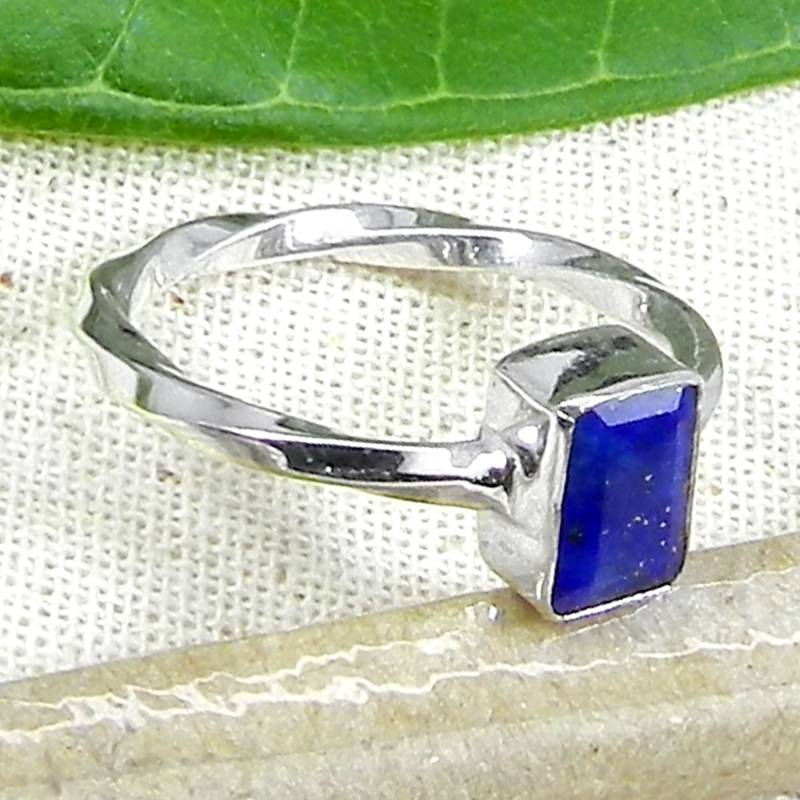 Lapis Lazuli Ring Im Smaragdschliff 925 Sterling Silber Twist Band von SilverDesignerRings