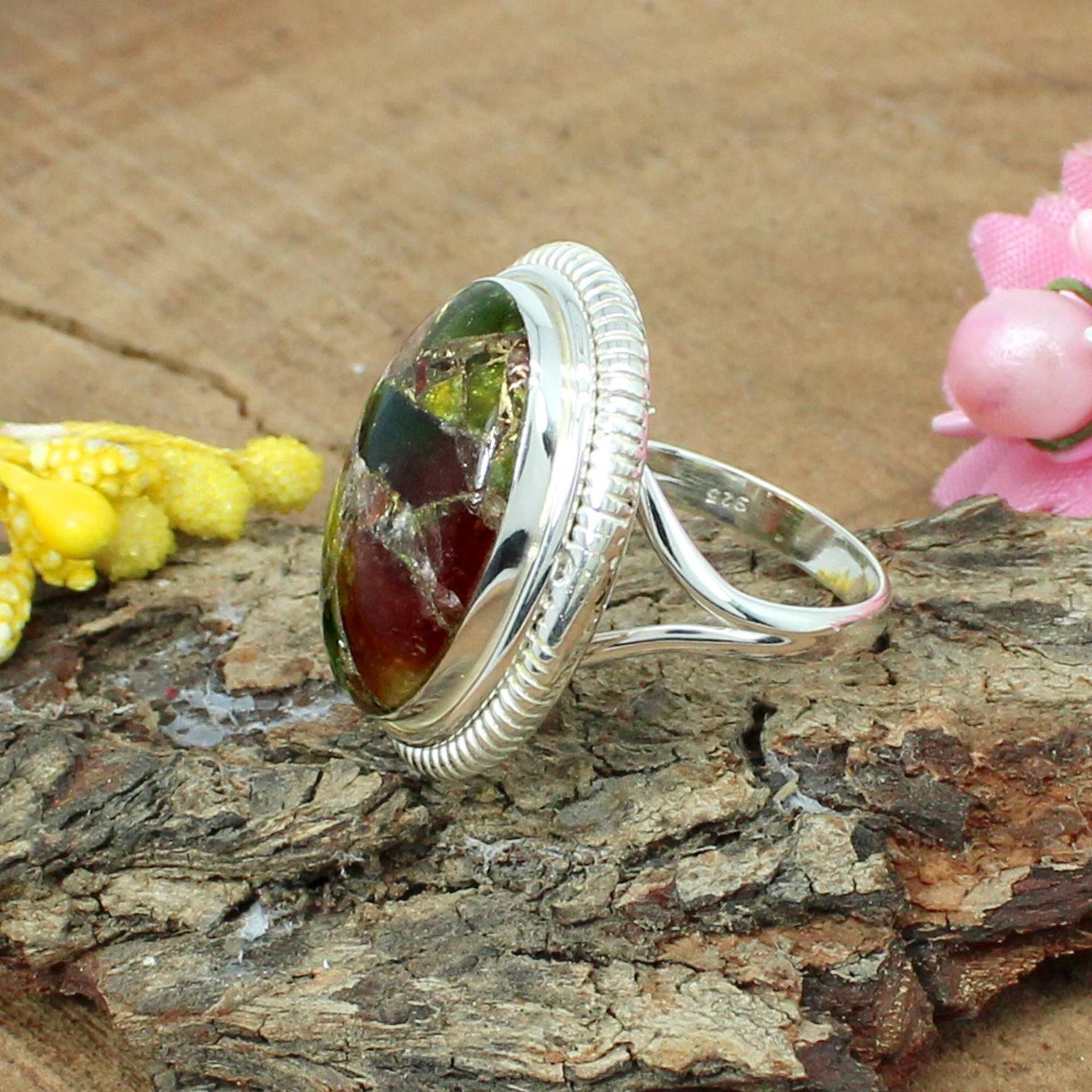 Natürlicher Mohave Eudialyt Türkis Ring Sterling Silber Split-Band von SilverDesignerRings