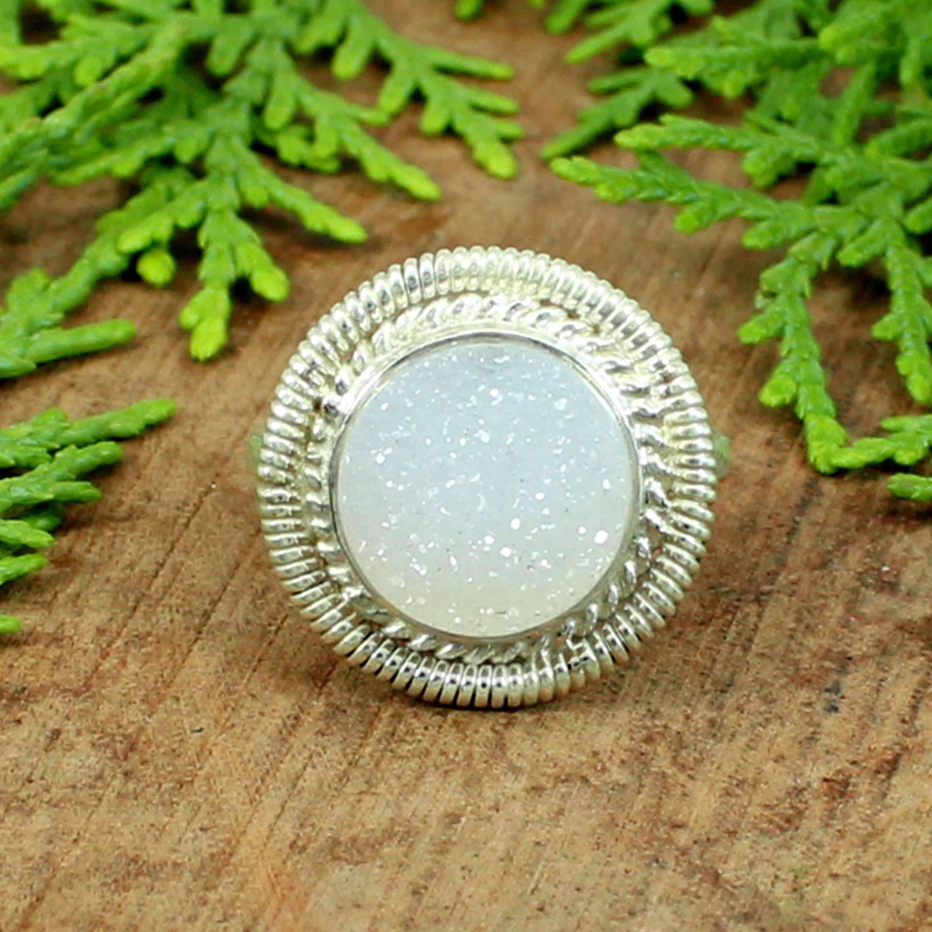 Runde Weiß Druzy Edelstein Lünette Set 925 Sterling Silber-Mann-Frauen-Ring von SilverDesignerRings