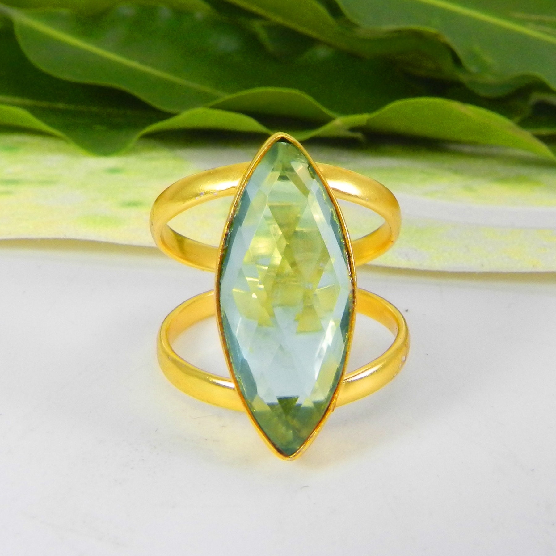 Sky Blue Topaz Edelstein Vergoldeter Silber Ring Mit Split Band Schmuck von SilverDesignerRings