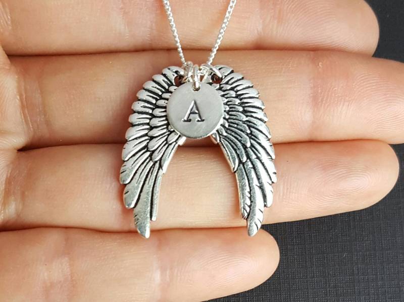Anfängliche Halskette Sterling Silber, Zinn Flügel, Personalisierte Halskette, Individuelle von SilverDriftwood