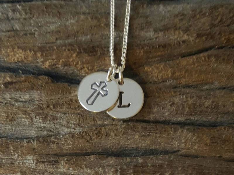sterling Silber Kreuz Erste Halskette, Personalisierte Charme, Maßgeschneiderte Halskette von SilverDriftwood