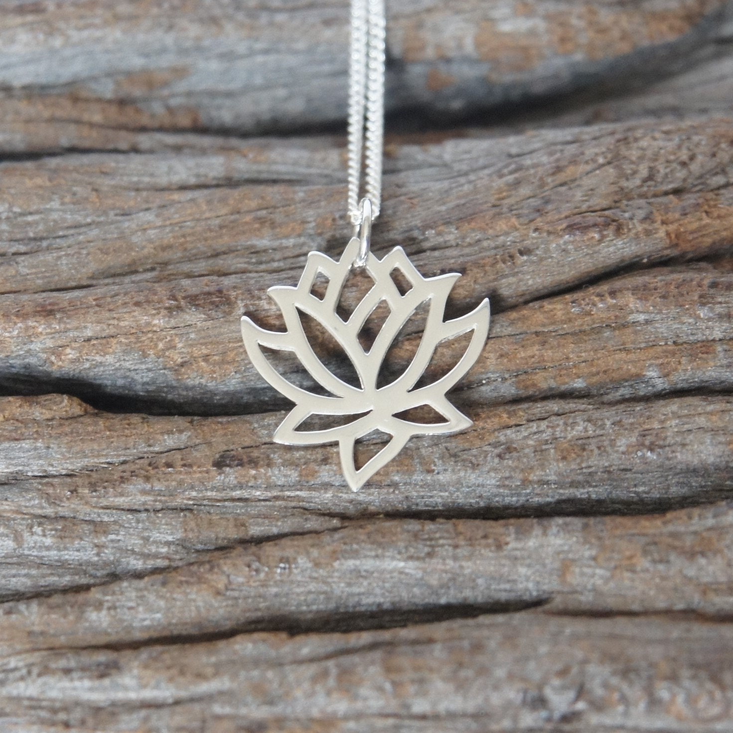 sterling Silber Lotus Halskette, 16mm, Yoga Geburtstagsgeschenk, Mutter Geschenk von SilverDriftwood