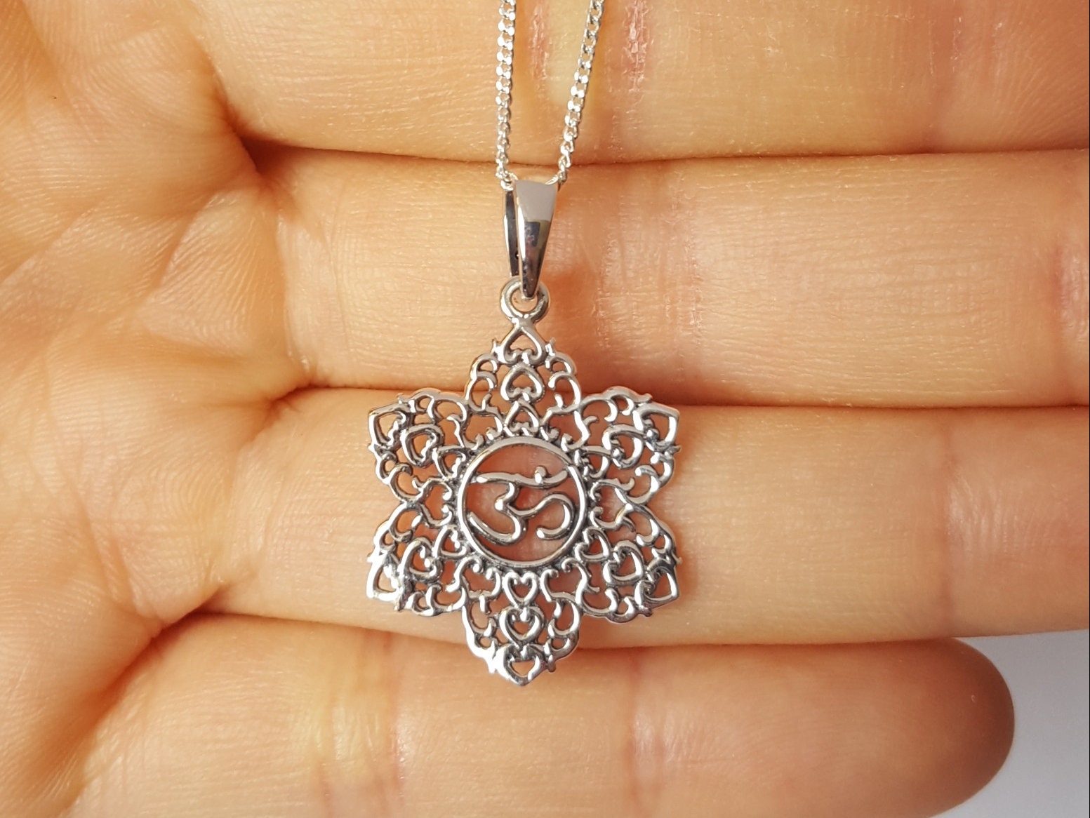 sterling Silber Lotus Ohm Halskette, 19mm, Om Geburtstagsgeschenk, Muttergeschenk von SilverDriftwood