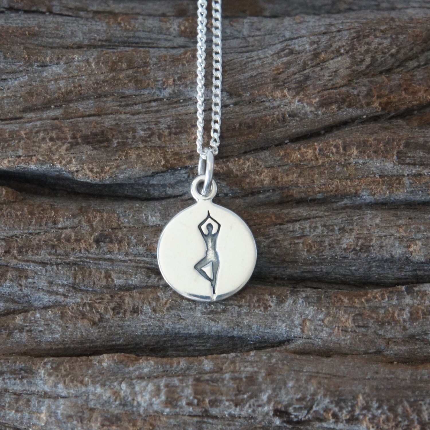 sterling Silber Yoga Halskette, 10mm, Baum Pose Geschenk Des Reisenden, Geburtstagsgeschenk, Der Mutter von SilverDriftwood