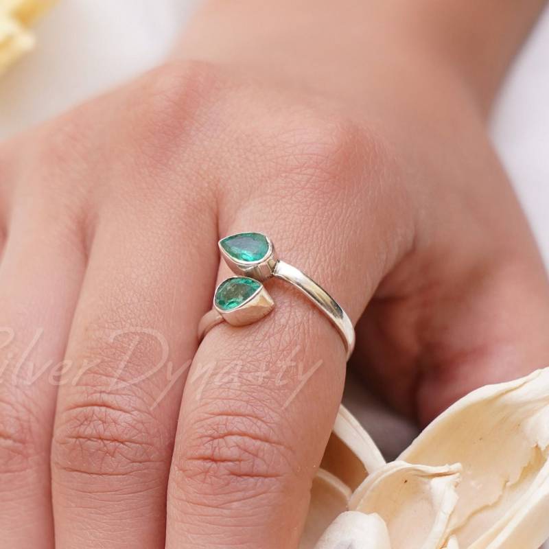 Boho Smaragd Ring Handgefertigt Aus 925 Silber | Echter Grüner Edelstein Von Der Natur Inspirierter Schmuck von SilverDynasty