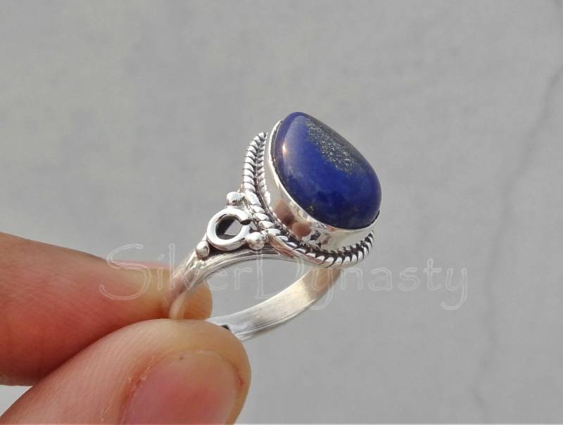 Handgefertigte Birne Lapis Lazuli Ring Sterling Silber Boho Ring von SilverDynasty