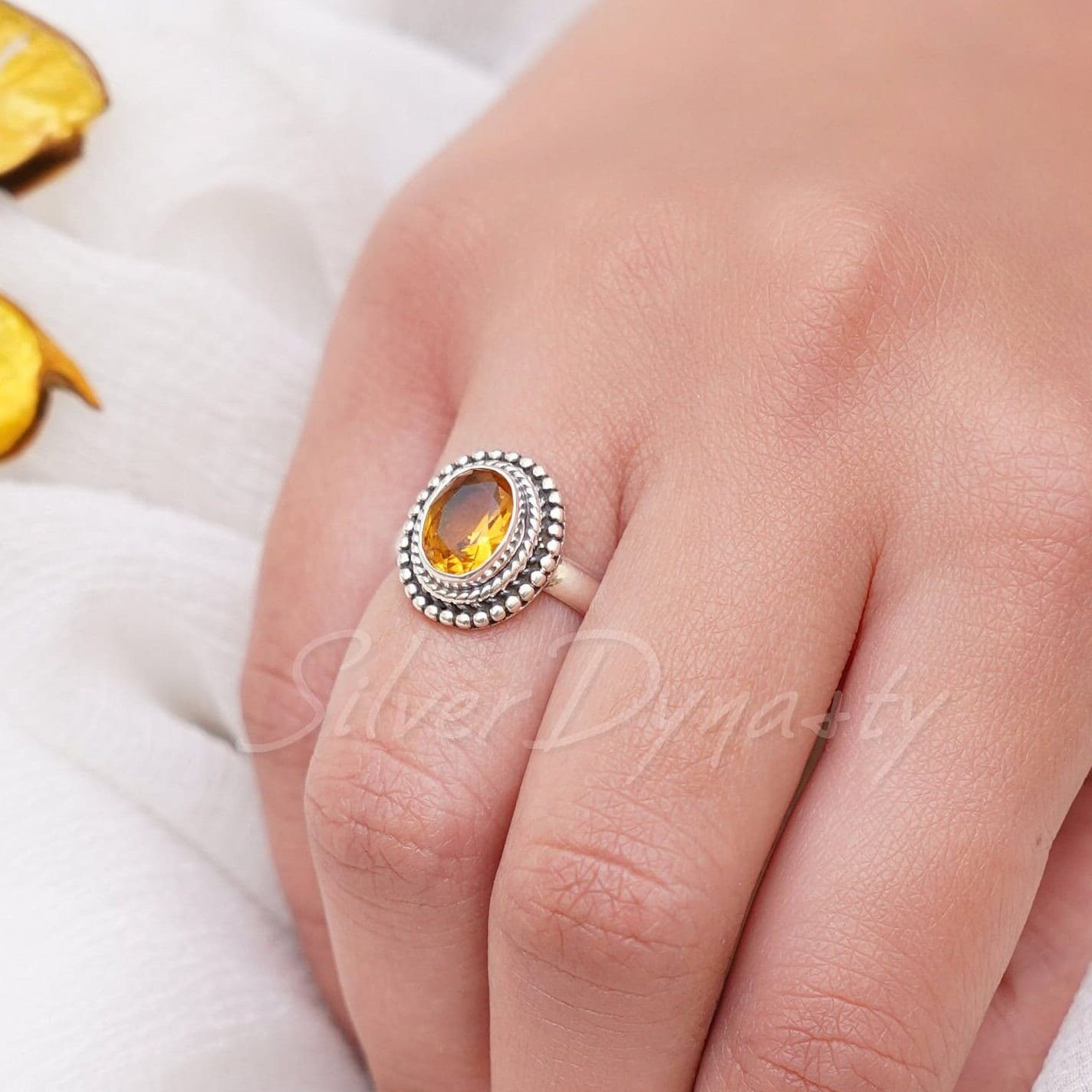 Handgefertigter Oval Citrin Ring 925 Sterling Silber Geburtsstein Ring von SilverDynasty