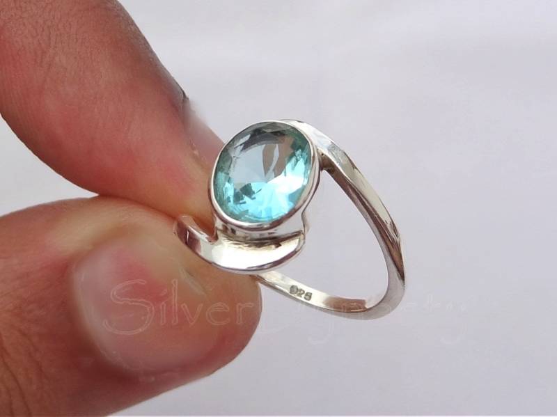 Handgemachter Oval Blautopas Ring Edelstein 925 Sterling Silber von SilverDynasty