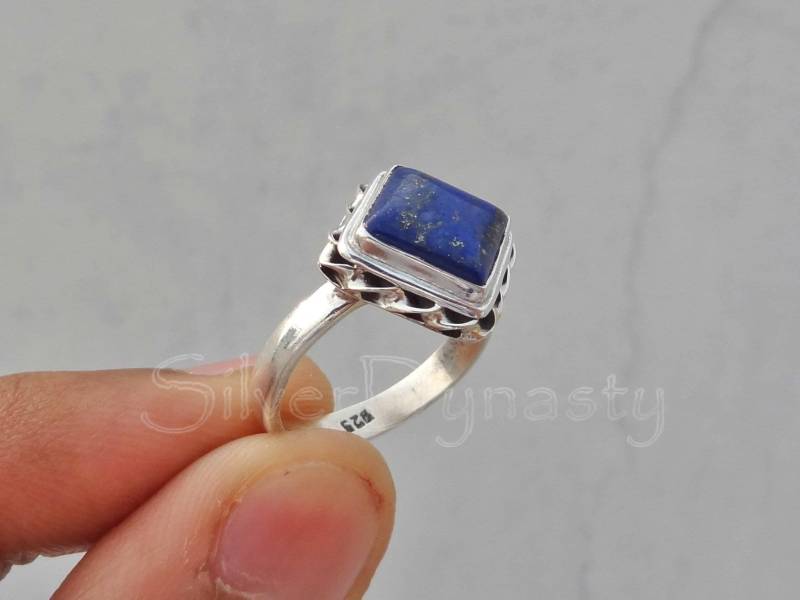 Handgemachter Viereckiger Lapis Lazuli Ring 925 Sterling Silber Boho Ring von SilverDynasty