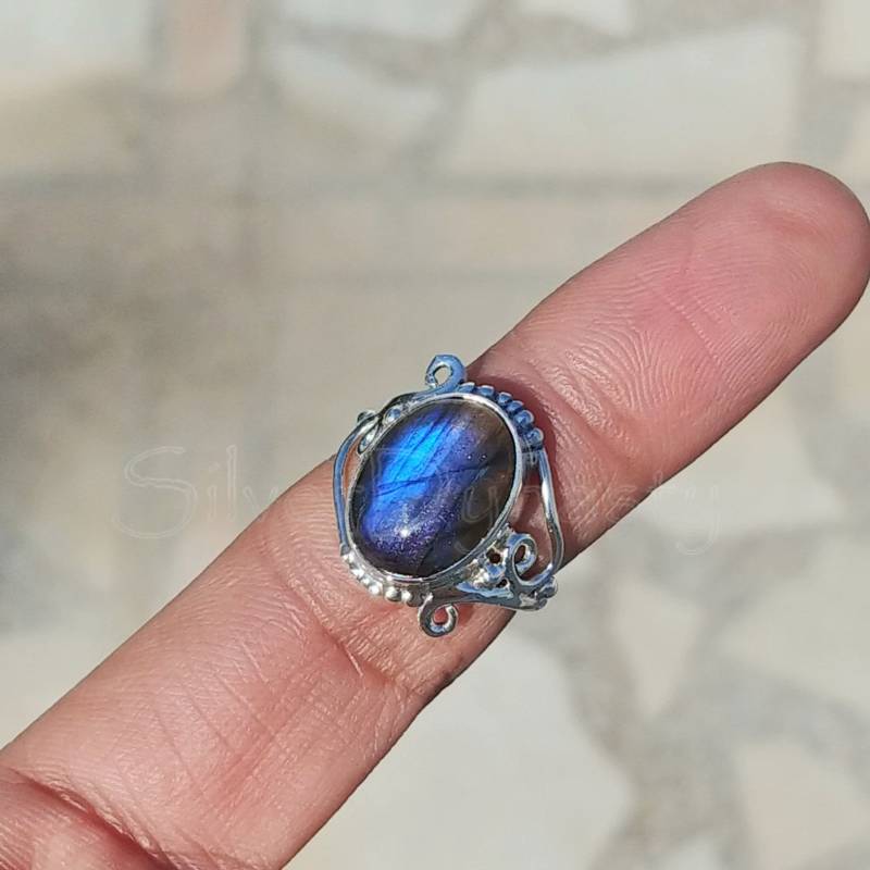 Labradorit-Ring Handgefertigter Boho-Ring Aus 925Er Sterlingsilber von SilverDynasty