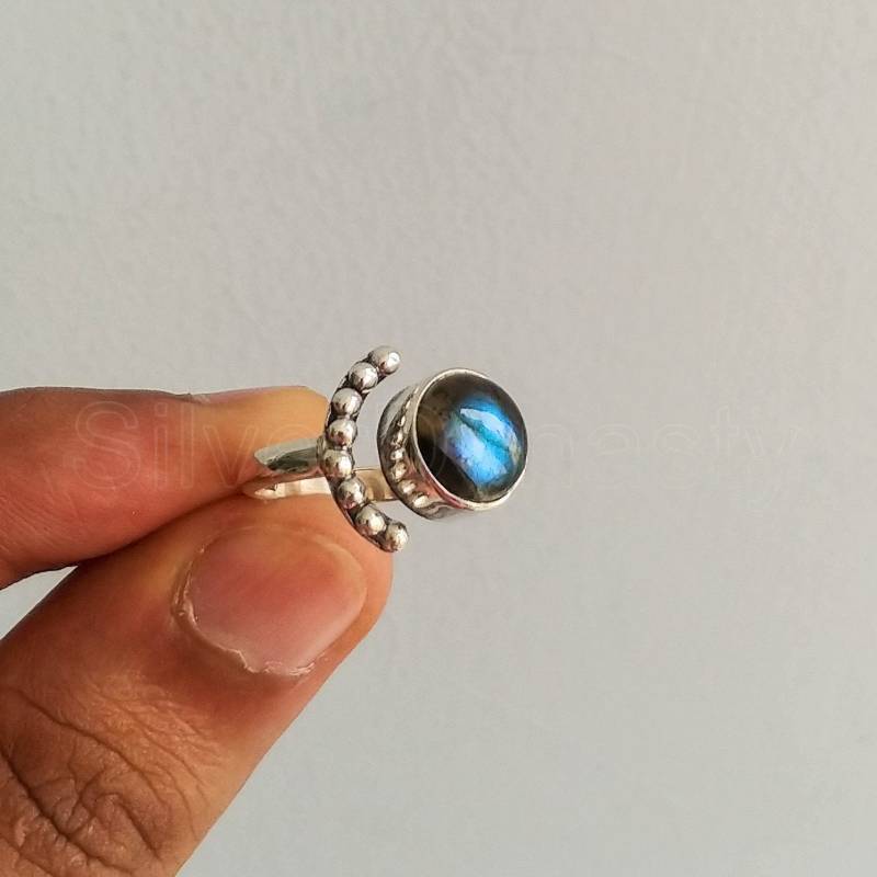Runder Labradorit Boho Ring 925 Sterling Silber, Blauer Blitz von SilverDynasty