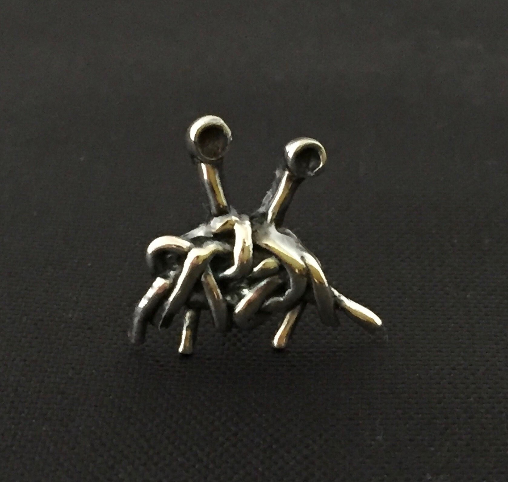 Fliegendes Spaghetti Monster Anstecknadel - Aus Sterling Silber Fliegendes Spaghetti Monster Anstecknadel - Aus Sterling Silber von SilverEarthDesign