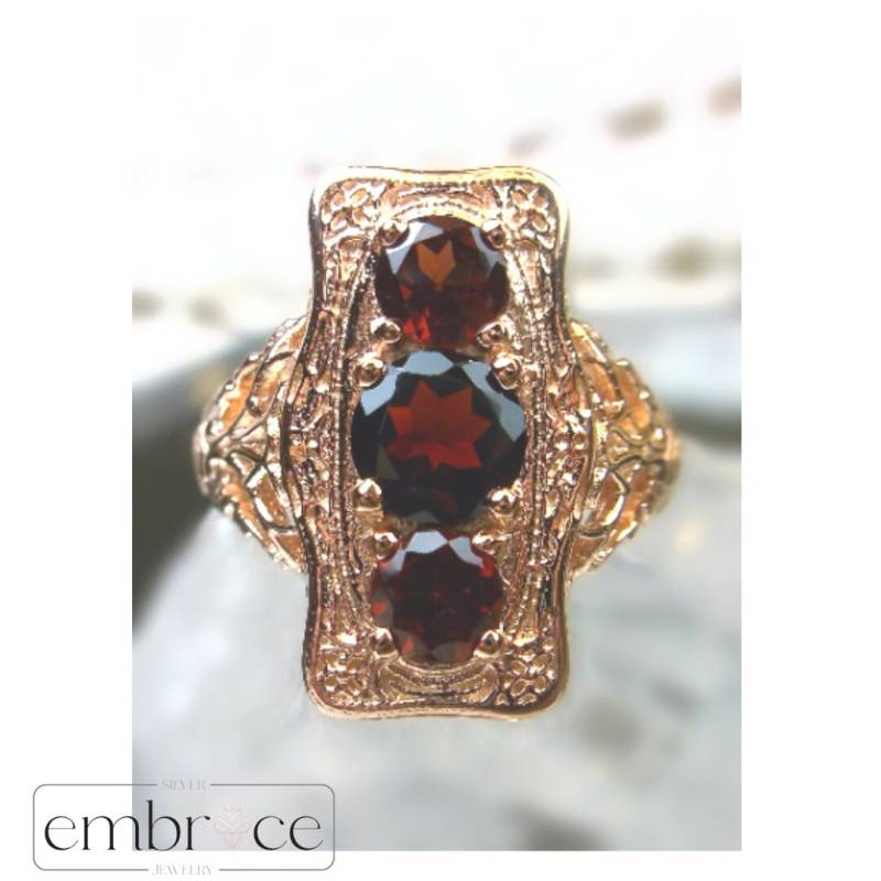 Natürlicher Roter Granat Ring/Runde 3 Edelsteine Mit Edwardian Rose Gold Vergoldetes Sterling Silber, 10K Oder 14K Filigran [Made To Order] Design von SilverEmbraceJewelry
