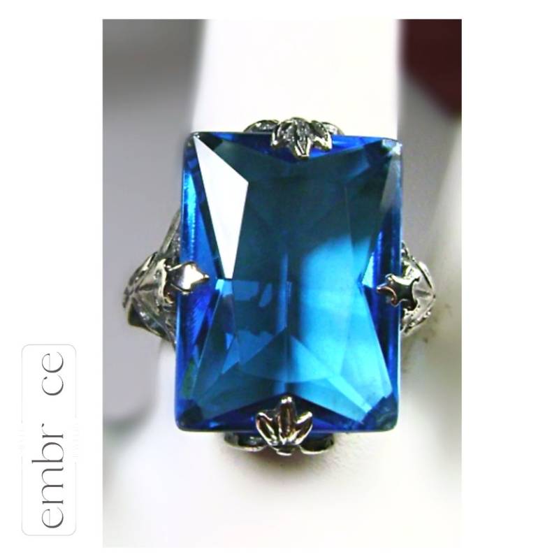 Schweizer Blautopas Ring/Massiv Sterling Silber 10 Karat Rechteck Simulierter [Auf Bestellung] Design#15 von SilverEmbraceJewelry