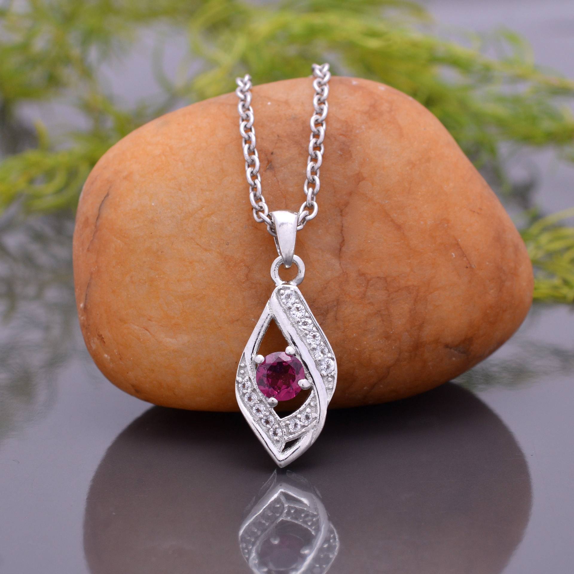 925 Sterling Silber Edelstein Anhänger ~ Natürlicher Rhodolith Granat Halskette Handgemachter Hochzeitsschmuck Geschenk Für Frauen Juni von SilverGlareJewelry