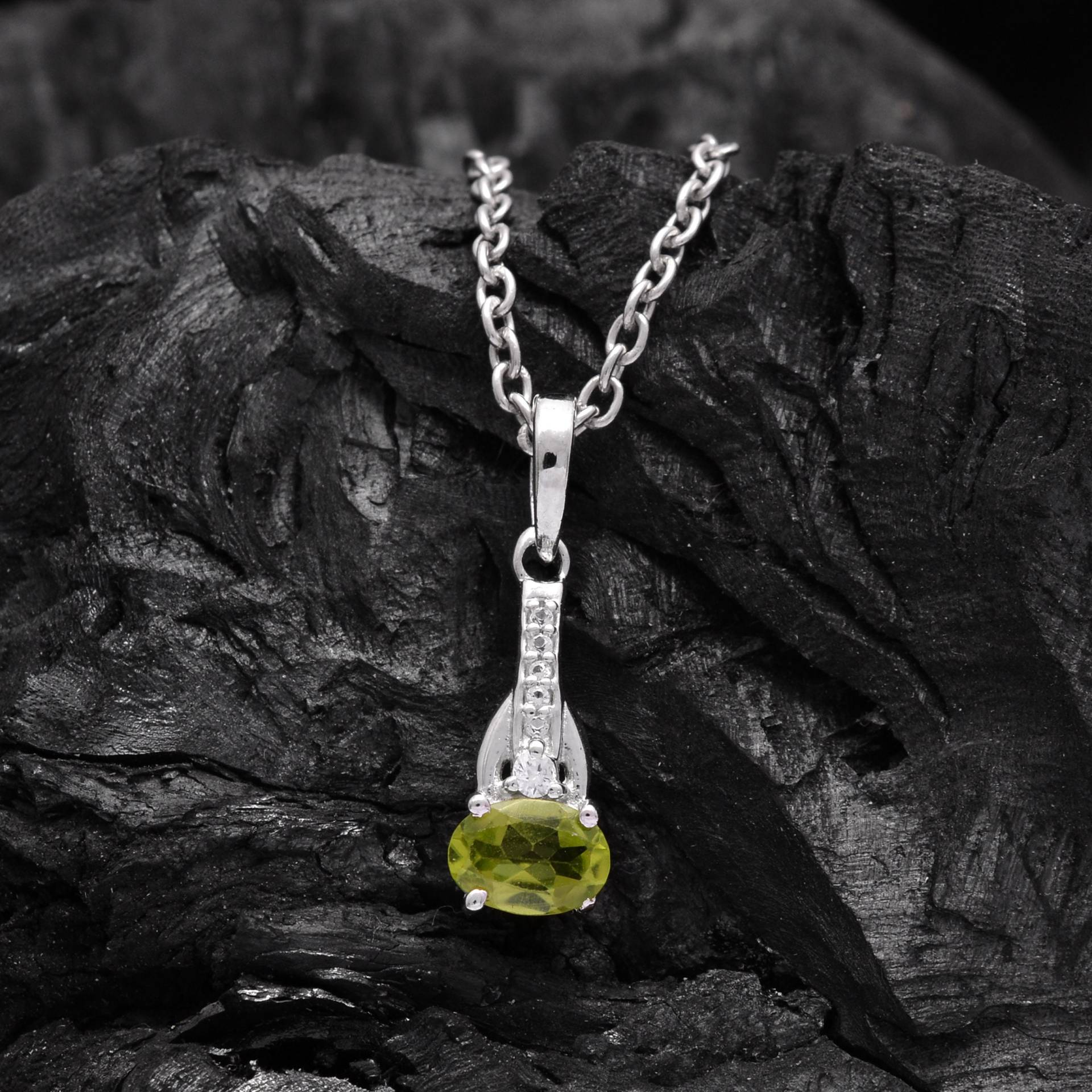 Aaa+ Natürlicher Peridot Sterling Silber Facettiert Oval Anhänger ~Natürlicher 925 Halskette Handgemachter Schmuck Geschenk Für Sie ~Sag4096 von SilverGlareJewelry