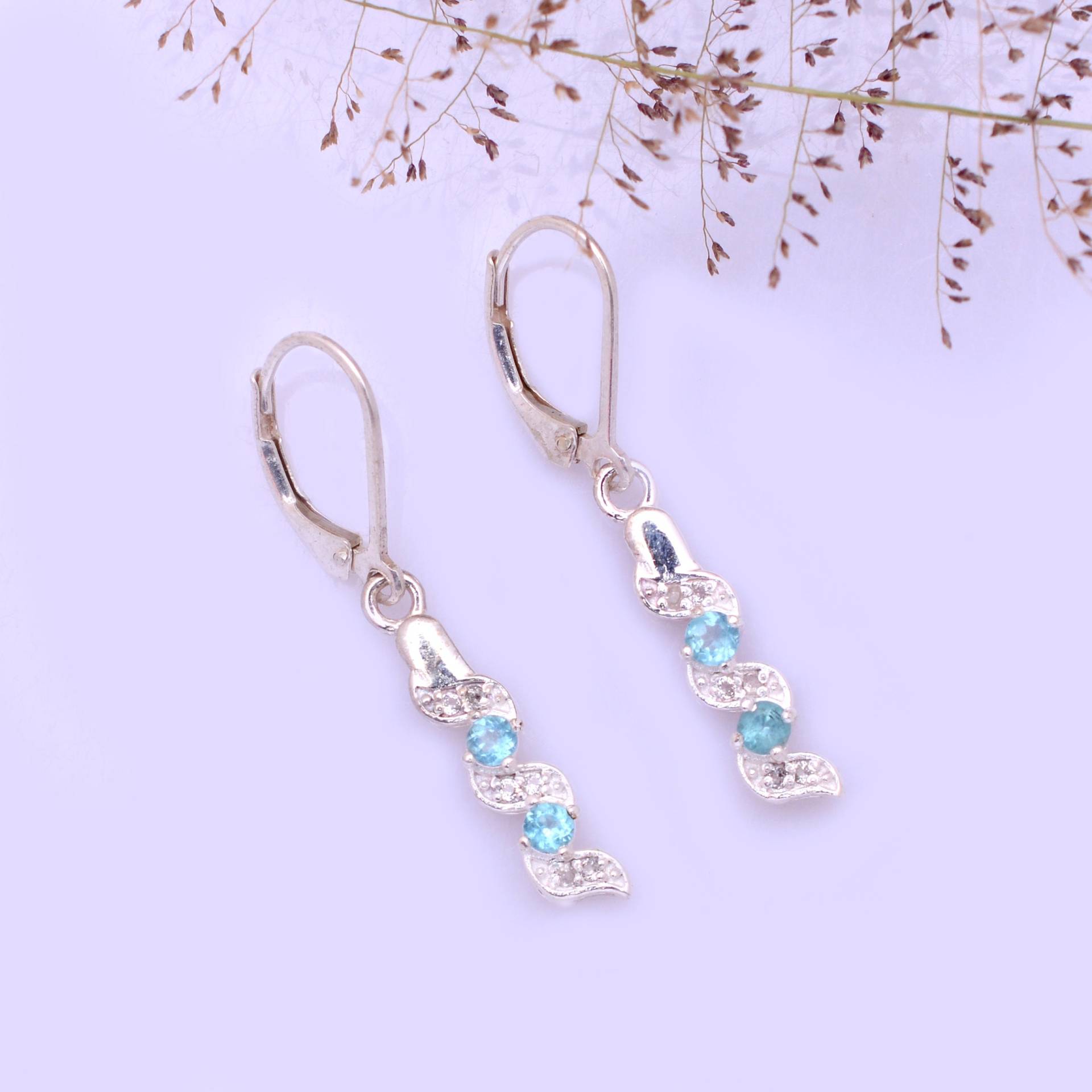 Blauer Apatit Edelstein 925 Sterling Silber Schlangen Ohrringe ~ Natürliche Paar Handgemachte ~Lever Back Hook 16 Blauer Apatit Edelstein 925 Sterling Silber Schlangen Ohrringe ~ Natürliche Paar Handgemachte ~Lever Back Hook 16 von SilverGlareJewelry