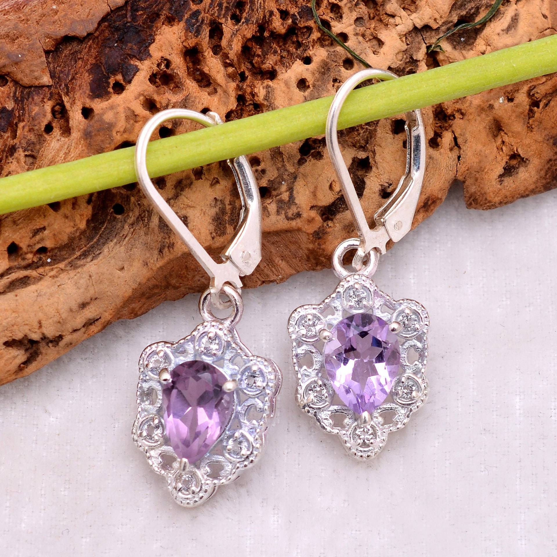 Lila Amethyst Sterling Silber Schild Ohrringe ~Amethyst Edelstein Ohrhänger Paar ~Lever Back Hooks ~ Geschenkideen ~Stp31 von SilverGlareJewelry