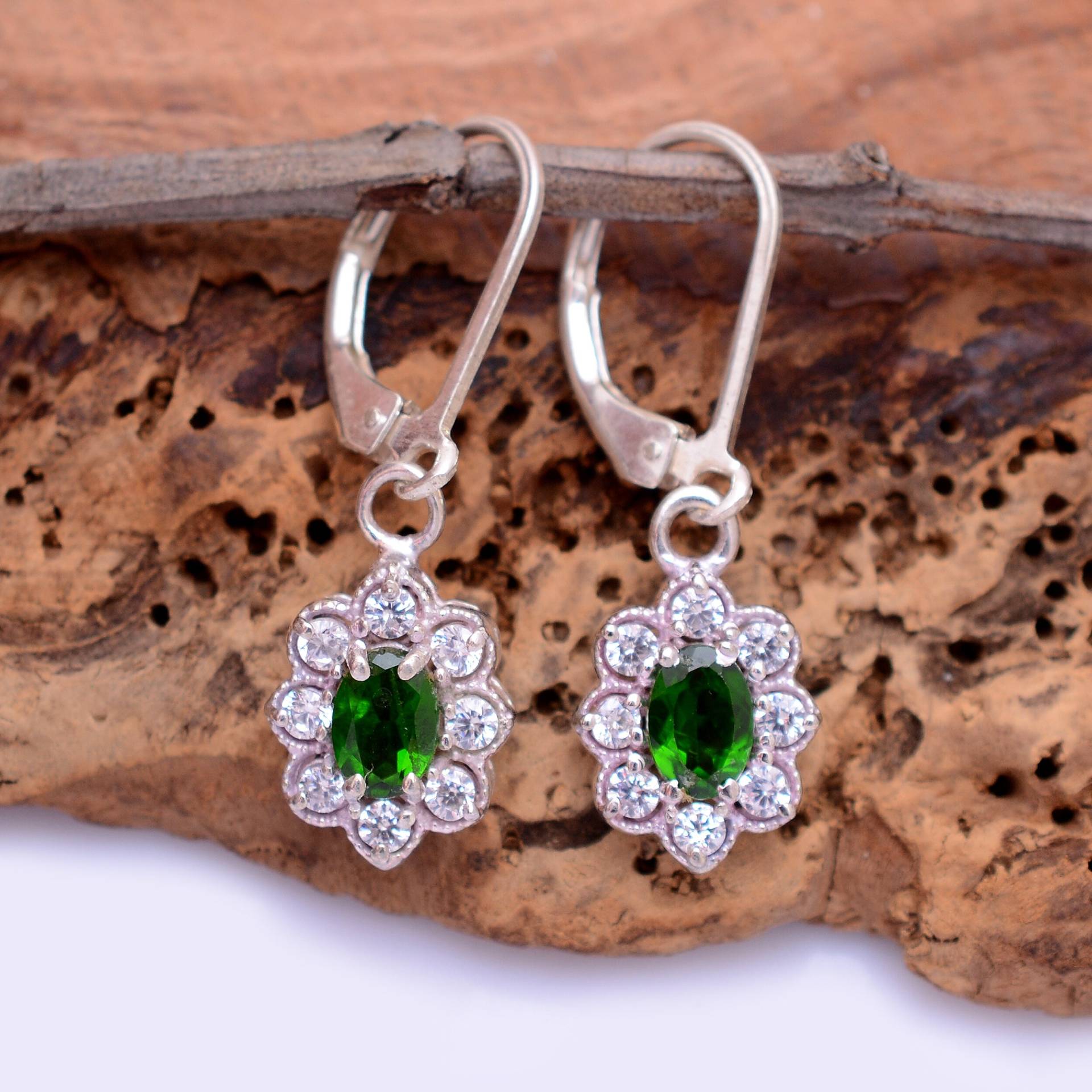 Natürliche Chrom Diopside Blume Ohrringe 925 Sterling Silber ~ Edelstein Baumeln Handgemachte Paar ~Lever Back Hook ~Stp16 von SilverGlareJewelry