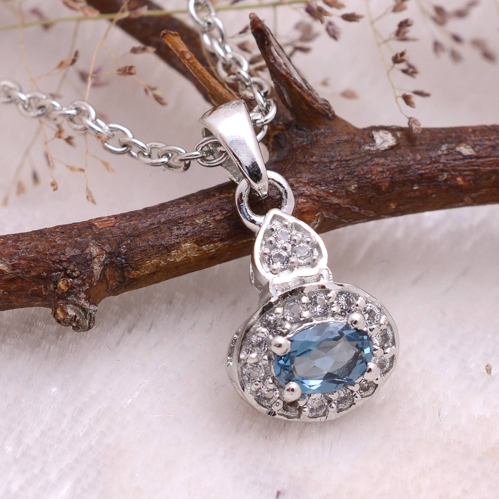 Natürlicher London Blue Topas Sterling Silber Oval Anhänger ~ Dezember Geburtsstein 925 Handgemachte Halskette Geschenk Für Sie ~Stp03 von SilverGlareJewelry