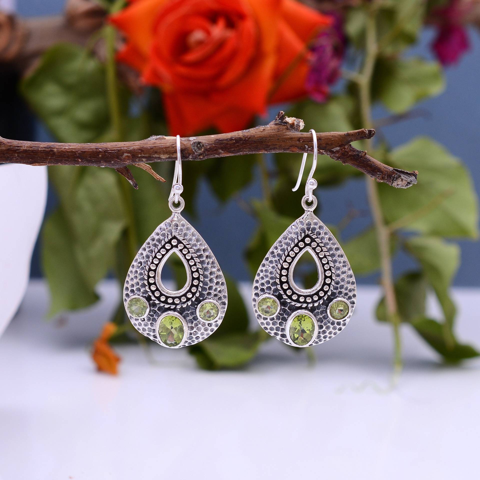 Peridot Sterling Silber Oxidierte Ausgefallene Ohrringe Paar ~ Antiker Schmuck Edelstein Feiner Handgemachter Silberohrring ~E486 von SilverGlareJewelry