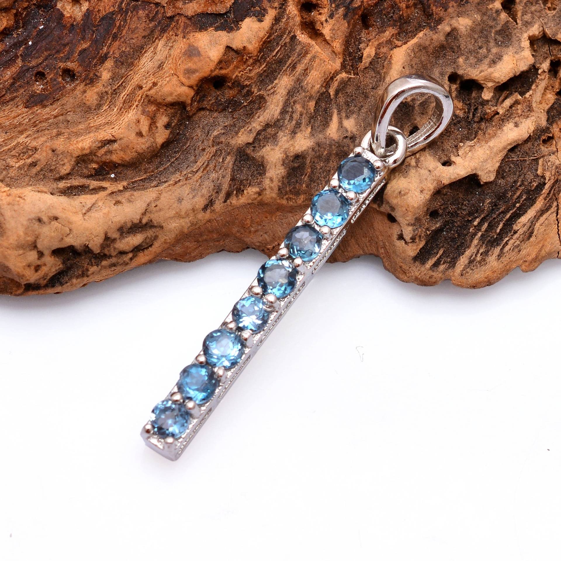 sterling Silber London Blue Topaz Bar Langer Anhänger ~ Natürlicher Blautopas 925 Handgemachter Halskette Schmuck Geschenke Für Sie Esp07 von SilverGlareJewelry