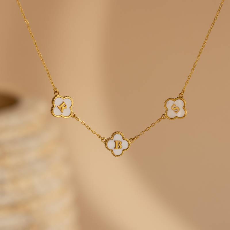 Perle Klee Buchstaben Halskette Perlmutt Initial Zierliche Blume Personalisierter Schmuck Mutter Geschenk Nm164 Perle Klee Buchstaben Halskette Perlmutt Initial Zierliche Blume Personalisierter Schmuck Mutter Geschenk Nm164 von SilverHandwriting